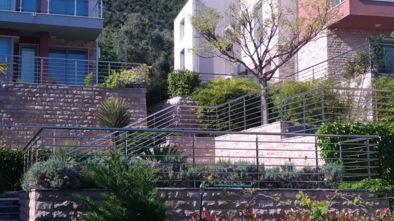 Apartments Acacia Hill Ðenovići Екстериор снимка