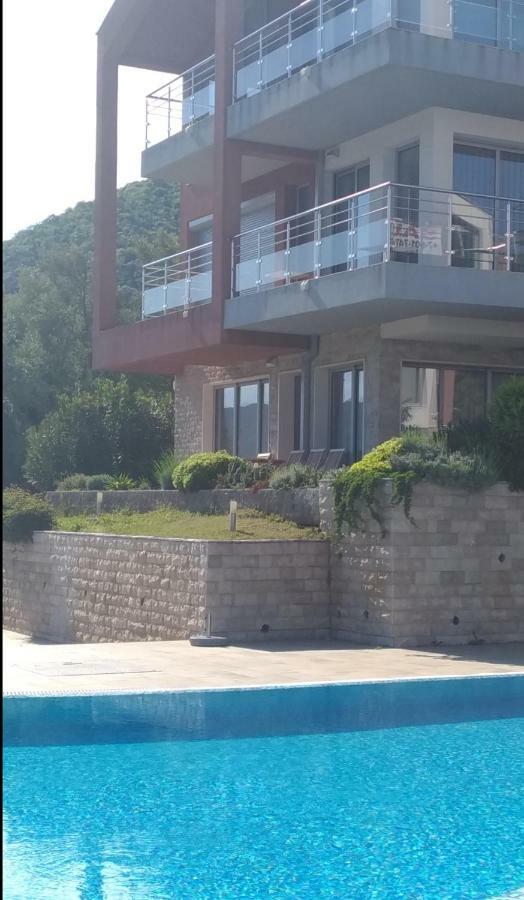 Apartments Acacia Hill Ðenovići Екстериор снимка
