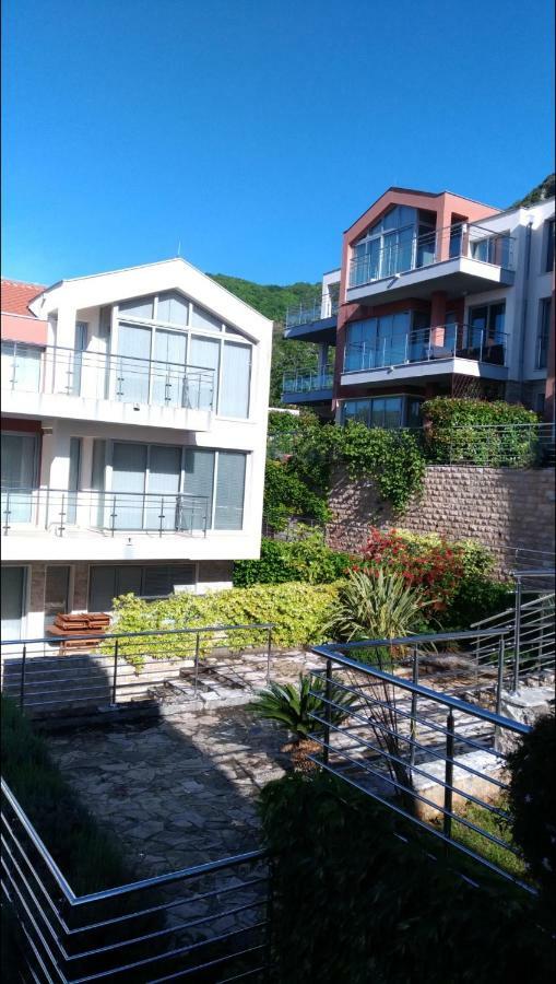 Apartments Acacia Hill Ðenovići Екстериор снимка