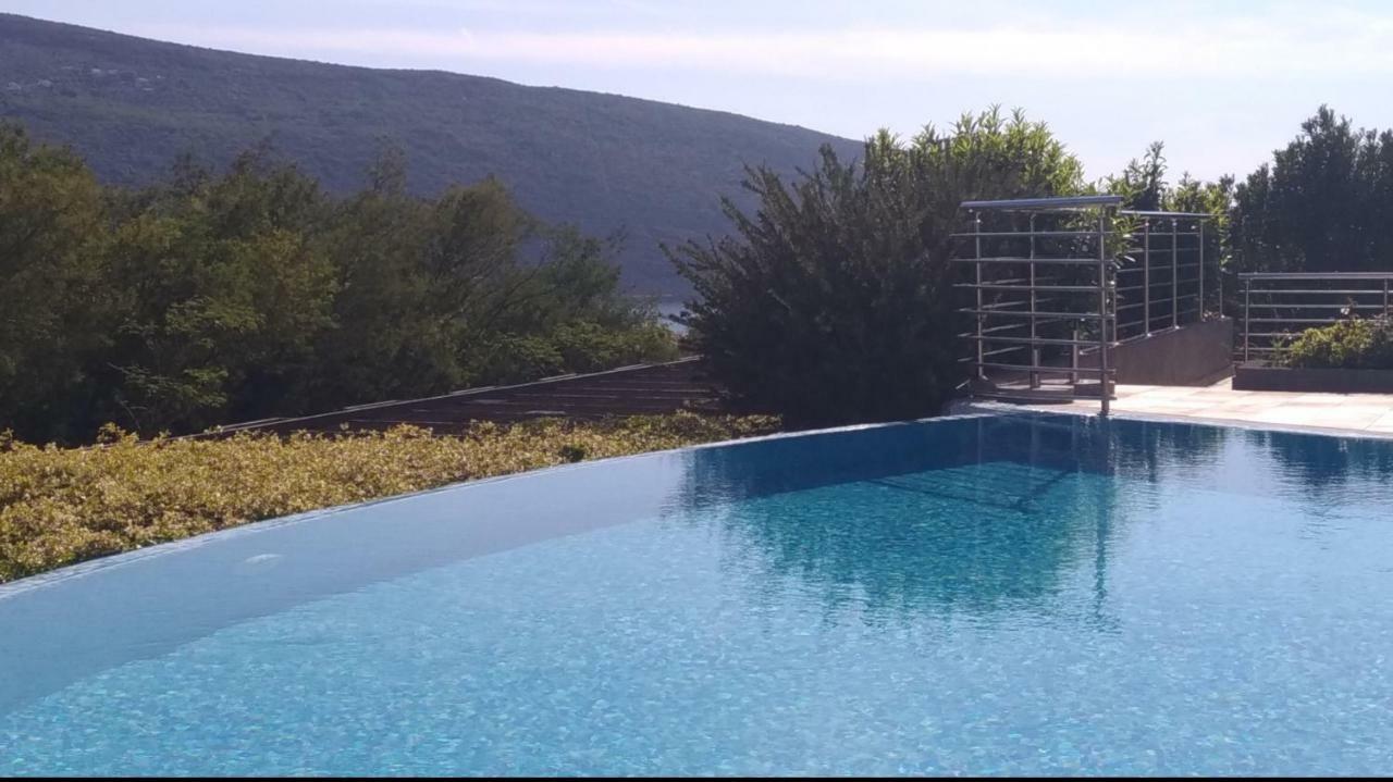 Apartments Acacia Hill Ðenovići Екстериор снимка