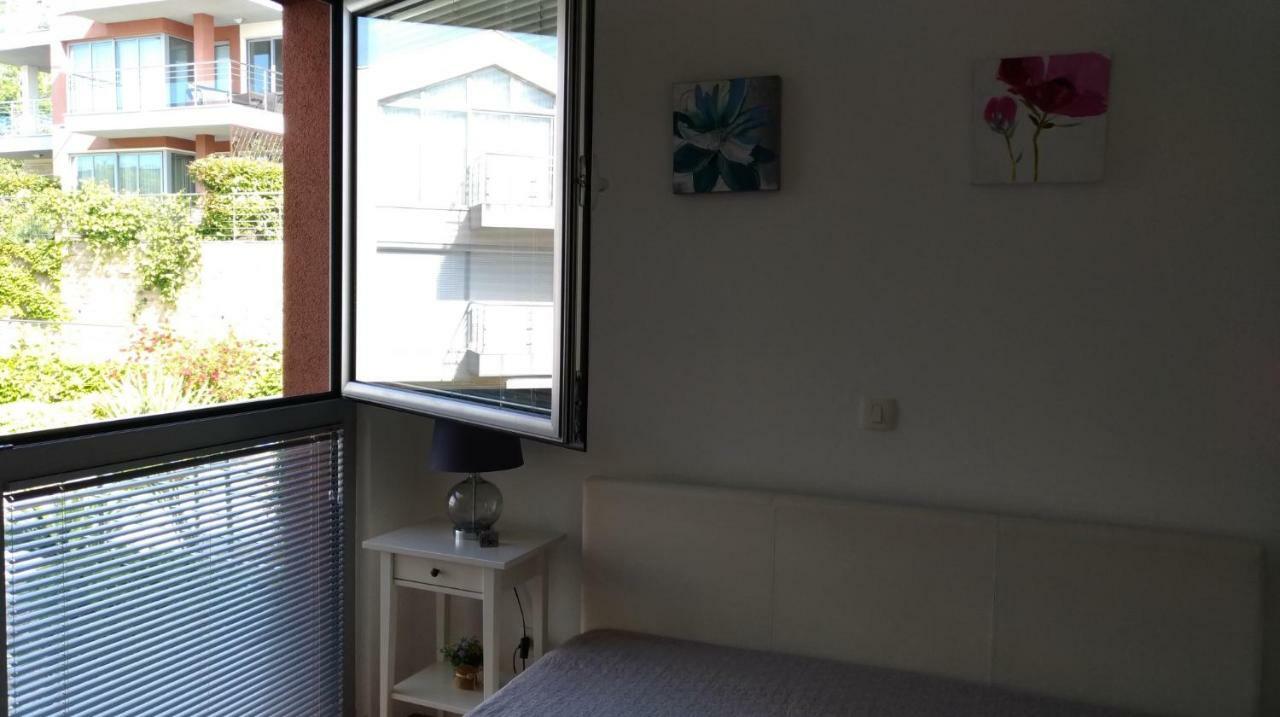 Apartments Acacia Hill Ðenovići Екстериор снимка