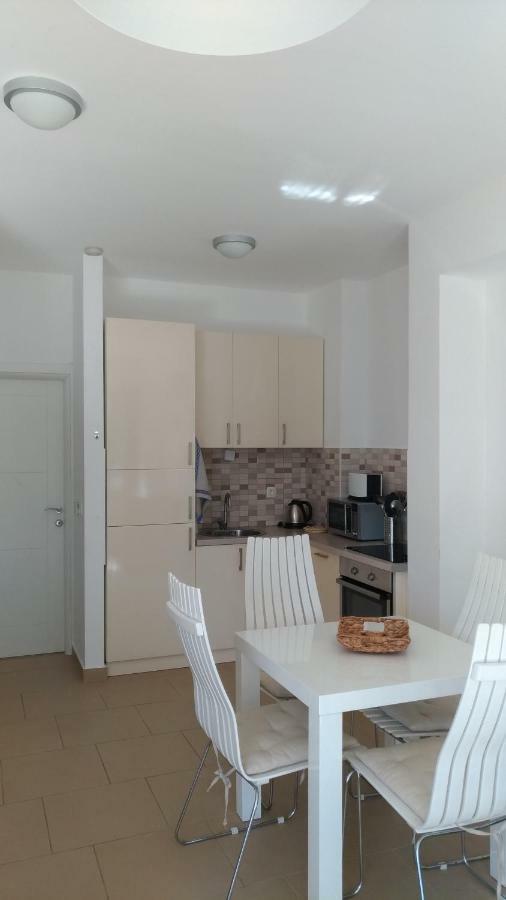 Apartments Acacia Hill Ðenovići Екстериор снимка